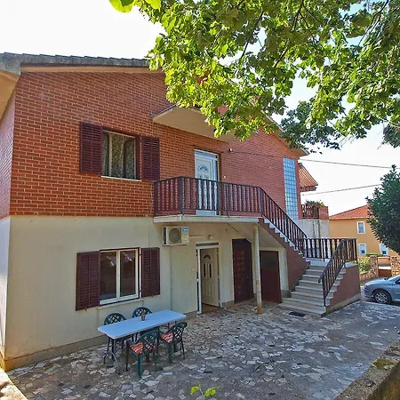 Marija 1157 *